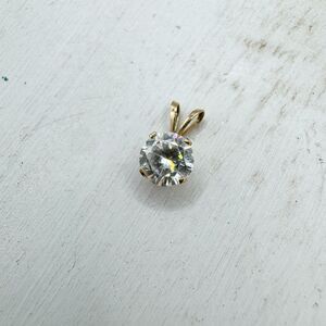14k Gold Cubic Zirconia Classic Dainty Solitaire Pendant .9grams